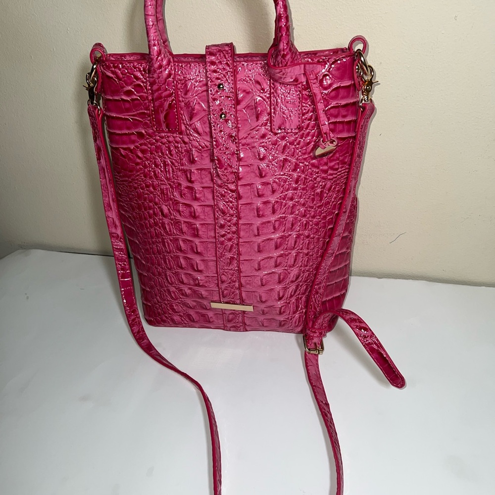 Pink Crocodile-Embossed Women's Bag - Picture 2 of 4